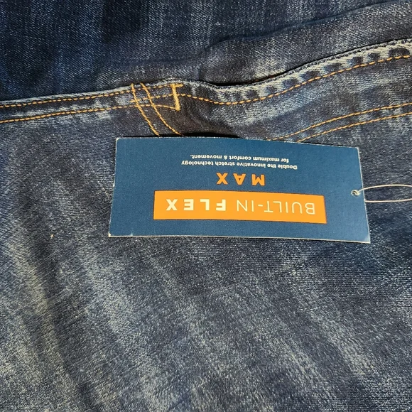 Old Navy Blue Relaxed Jeans with Classic Indigo Wash - Picture 7 of 9